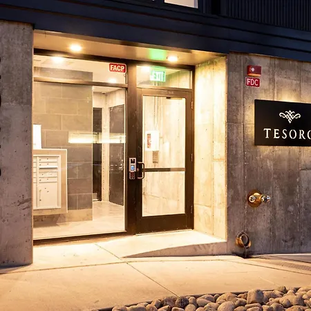 Gameday Oasis - Private Balcony - Jefferson Park - Tesoro Villa Denver Exterior photo