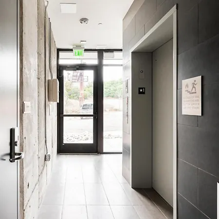 Gameday Oasis - Private Balcony - Jefferson Park - Tesoro Villa Denver Exterior photo
